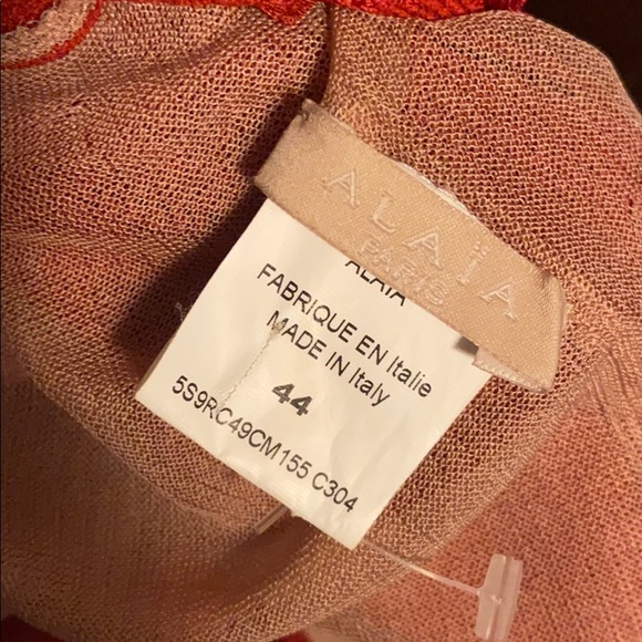 Beautiful red dress that hugs your waist - Picture 4 of 4